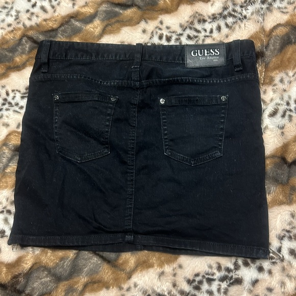 Women’s Guess size 27 Classic Black Denim Mini Skirt - Picture 5 of 6